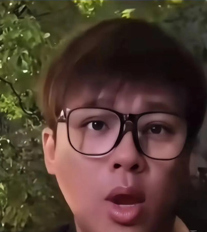 葛思齐这次金宝山蹲点连续剧可算更新到大结局了。前脚S妈刚吹完具俊晔天天扫墓的深情