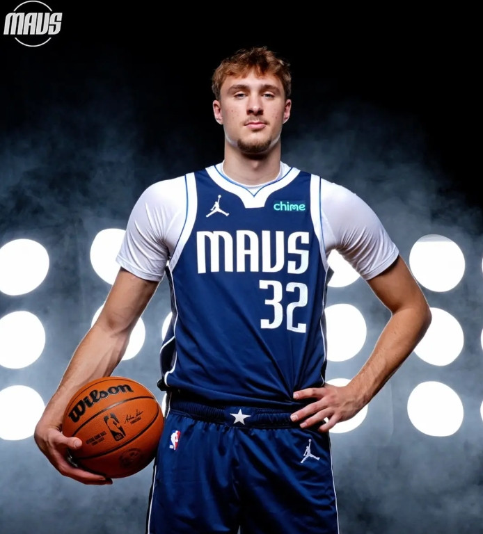 这赛季确实该摆烂夏天选个真正的核心来建队很明显，独行侠现在有了弗拉格这个很好的