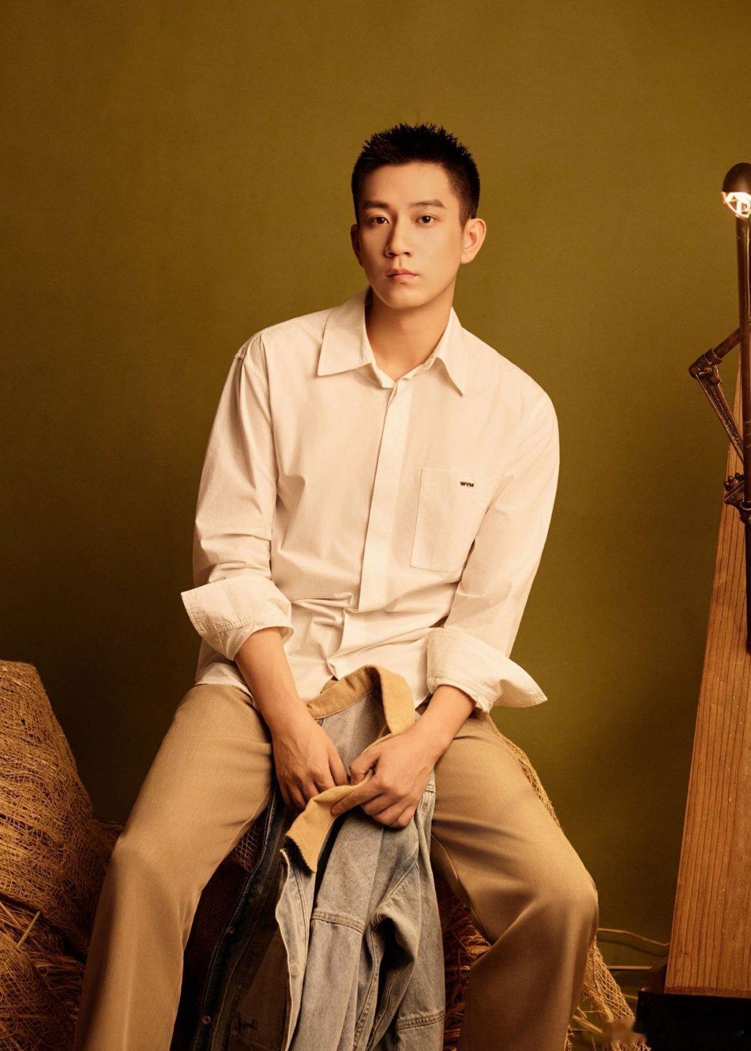 不知道王子奇的寸头很顶求十八宫格安排上，不够看根本不够看 王子奇寸头太顶了，帅哥