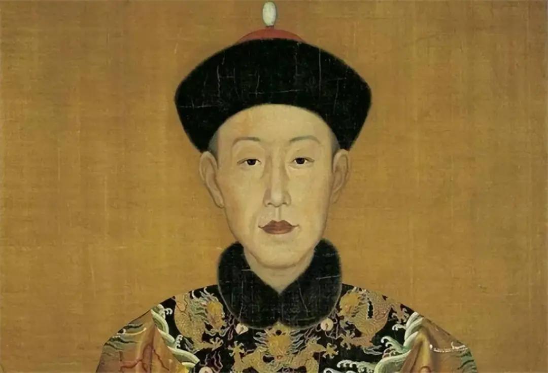 很多人一提到清朝，总会下意识问一句：一个靠武力入关、靠战争夺取天下的政权，为什么