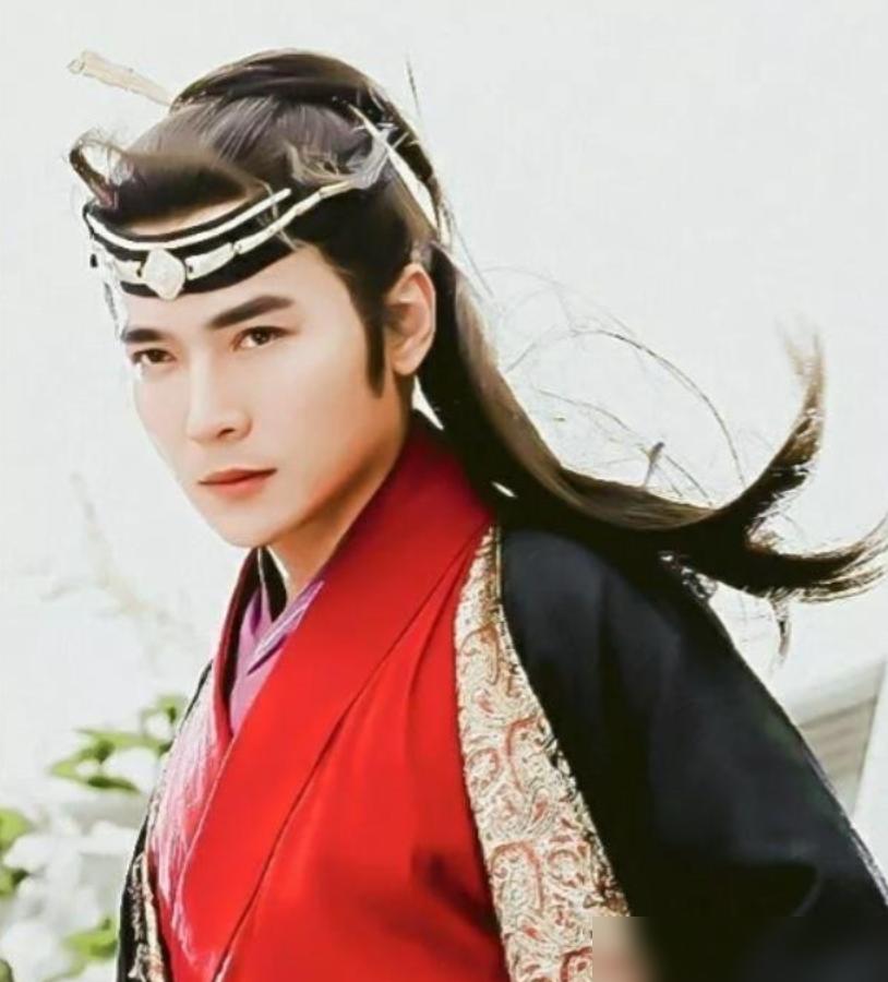 别再心疼焦恩俊了。那是他应得的。你以为当年拍《西门无恨》，是他被“西门大妈”