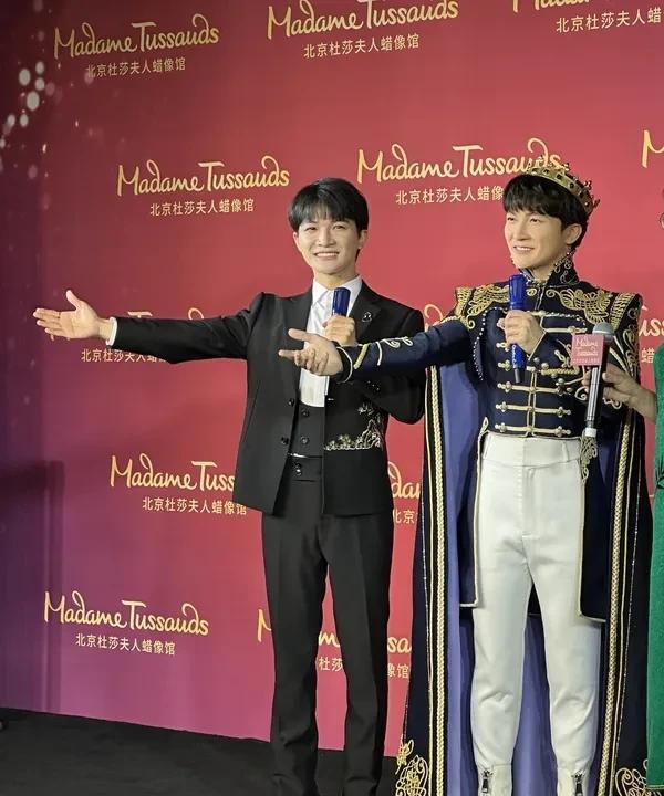 周深和刘涛关系那叫一个好！在2025年9月13日周深杭州演唱会，刘涛惊喜现身观众