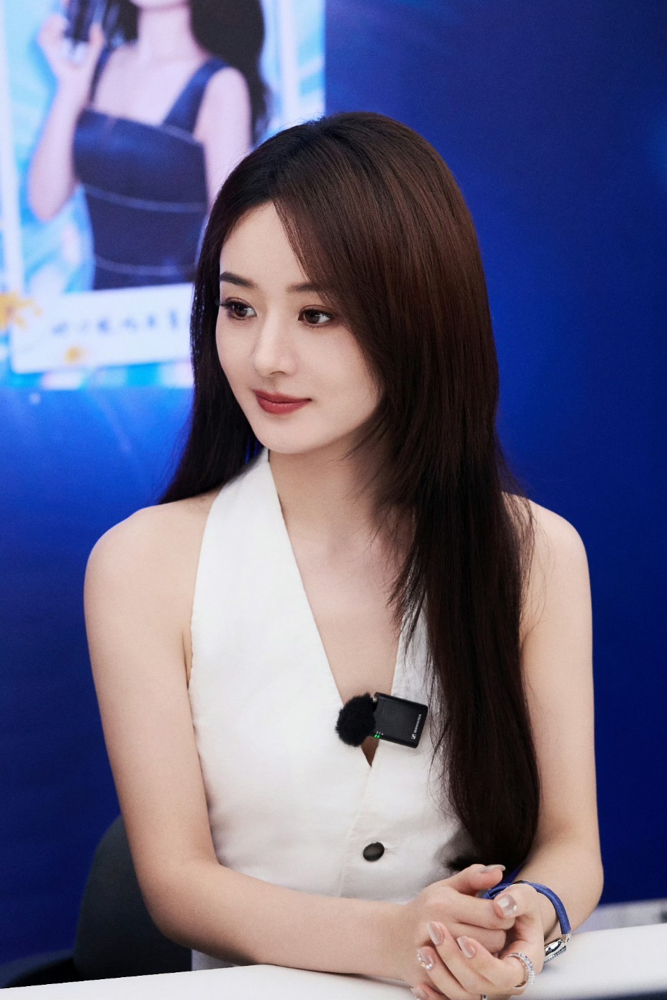 赵丽颖这套简直是美丽知性的代名词