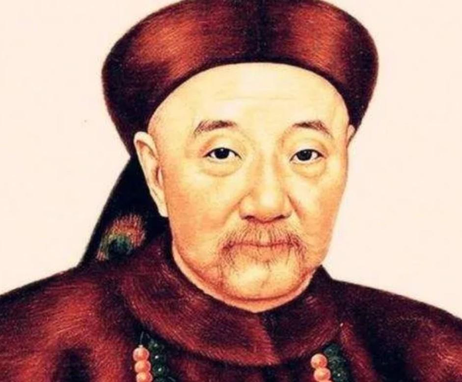 1885年，病危的胡雪岩病重对九姨太说：我死后葬礼上会来一个戴铁帽子神秘人，你到