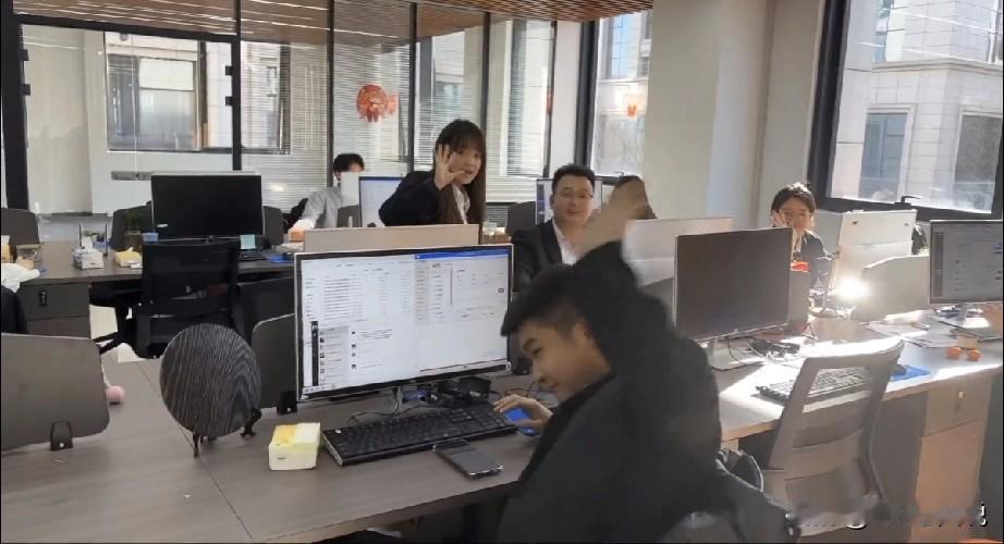 现在开公司确实挺难了，这不我们这百十口子的小公司又有又被离职员工举报劳动监察了，