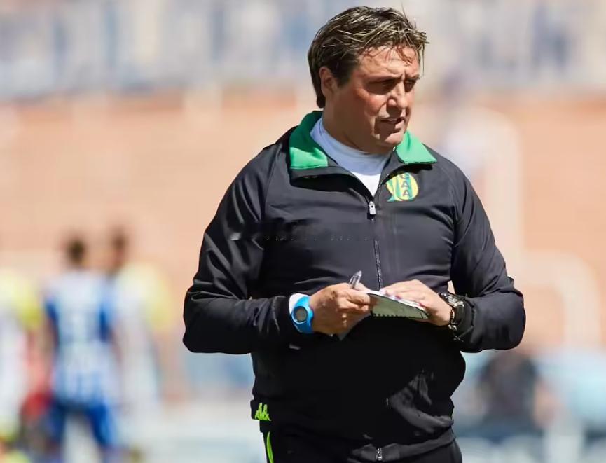 周二，马斯切拉诺突然卸任迈阿密国际主教练一职，俱乐部随后宣布体育总监奥约斯成为球