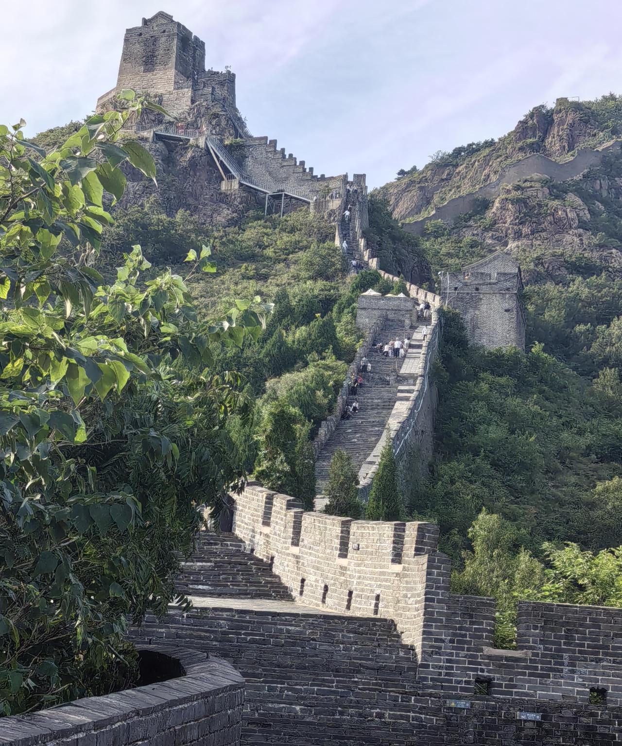 夫妻恩爱多包容，家庭和睦重之重。没有平常多付出，哪来更年倍宽从。人到更年