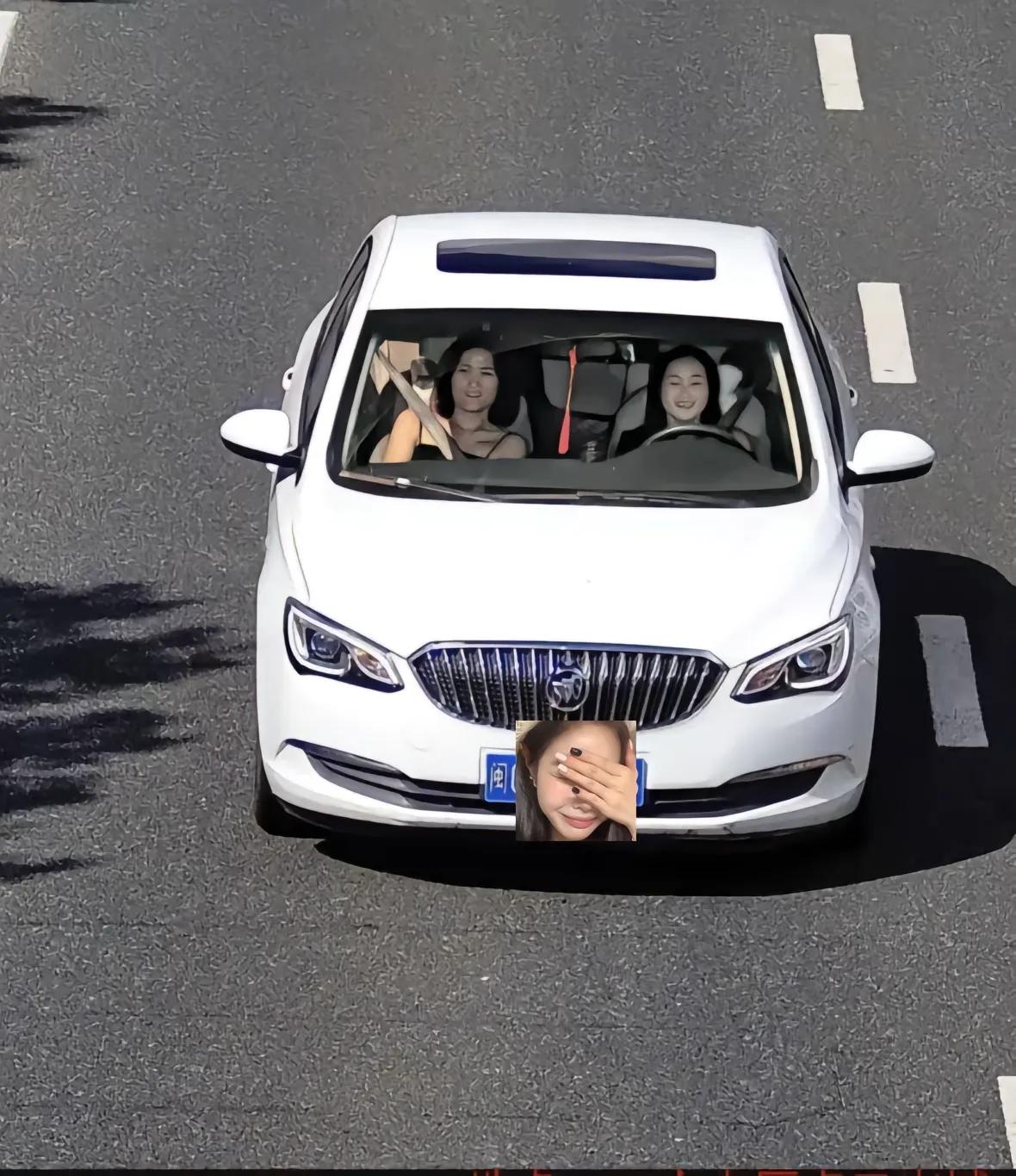 这大概是我见过心态最好的女司机了！[捂脸哭]被电子眼高清抓拍，还能笑得这么灿烂，