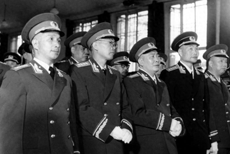 1946年毛岸英在称呼朱德时用“同志”，毛主席却说：连我都要叫朱德老总，这是什么