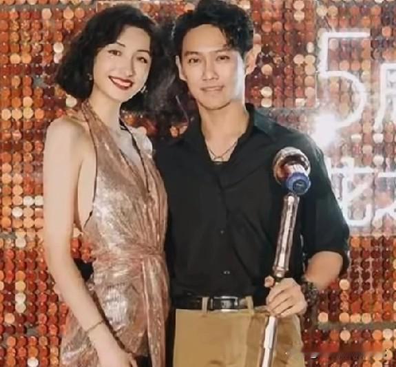 近日，赵雅芝之子黄恺杰38岁时官宣结婚！新娘是29岁的四川演员汤畅，她曾在