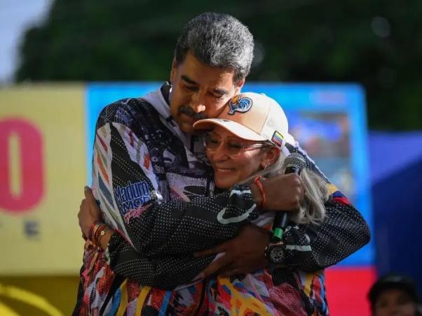 马杜罗再露面暴瘦26斤！狱中发声称“内心平静”，美国这波太狠了。委内瑞拉总统