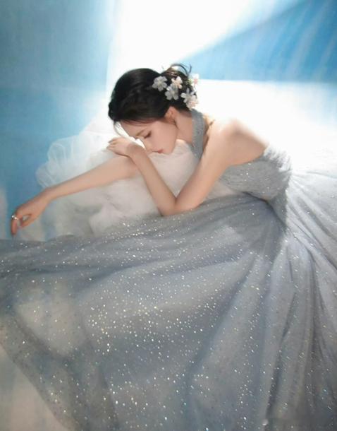 好六夜的女明星们好六夜红毯双11疯狂好六夜看了好六夜的女明星们的红毯，简直不敢相