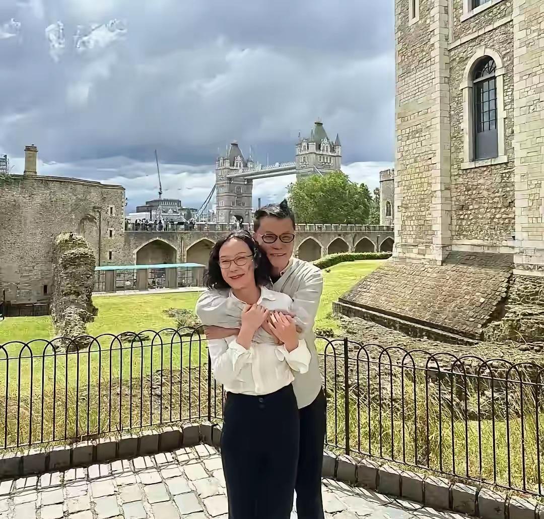 李国庆啊！你这样做是不是有点不地道？60多岁高调结婚也就算了，现在还把和新婚