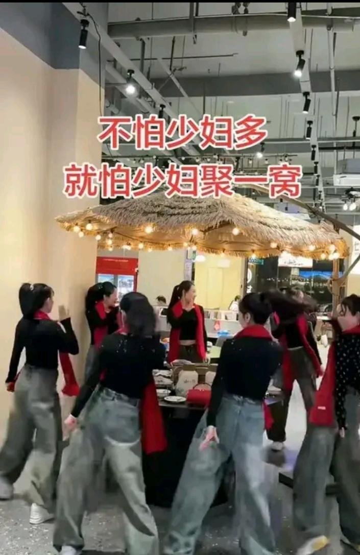 什么状况？一家七姐妹有8本离婚证，其中大姐有2本。真是天了噜。她们把结婚离婚