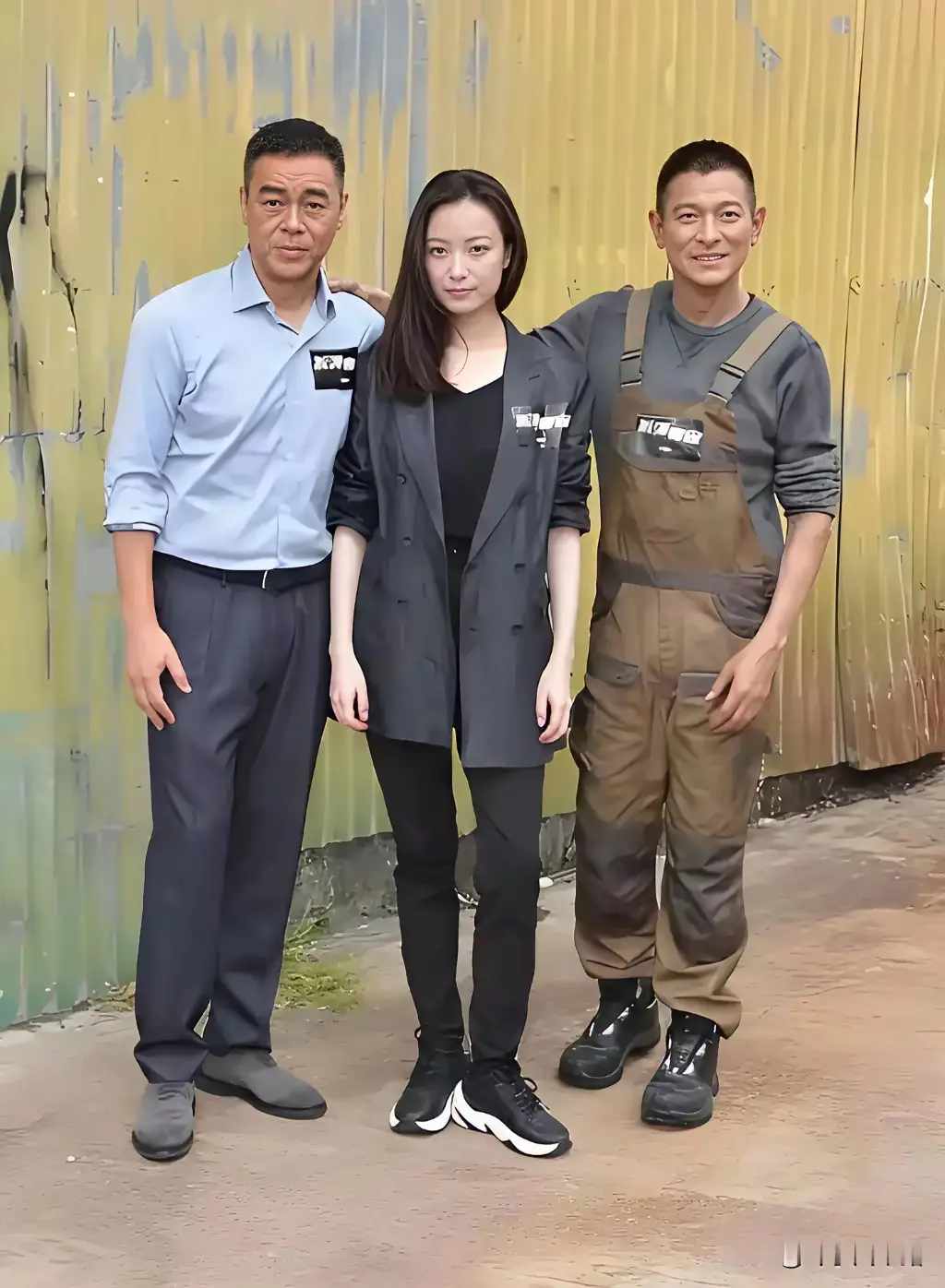 这是谁呀，站C位，她很红嘛？