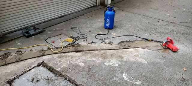 吐槽一下送的这个充电桩是送比亚迪车主的，但为什么不能给车主自己安装，一定要公司