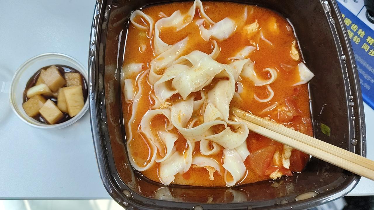 大悦城的西红柿鸡蛋面，太好吃了