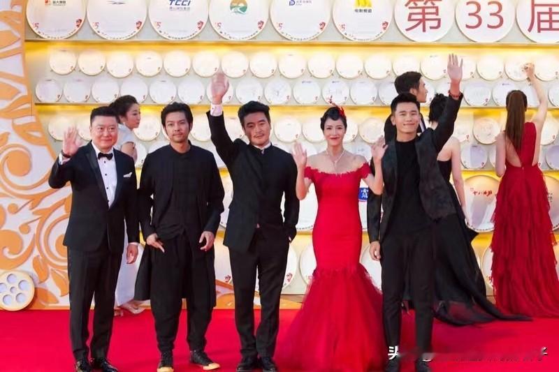 金鸡奖女明星红毯造型一览2025年11月15日晚的第38届金鸡奖闭幕式红毯，堪