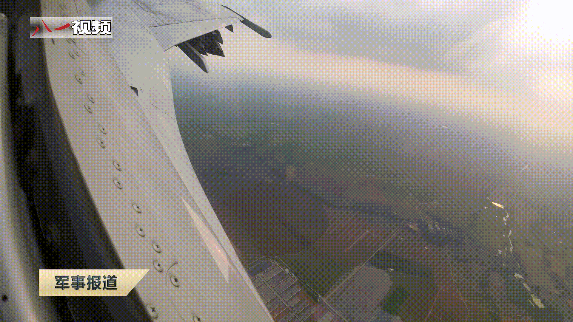 1080P动图80mm火箭齐射，2个火箭巢同时开火