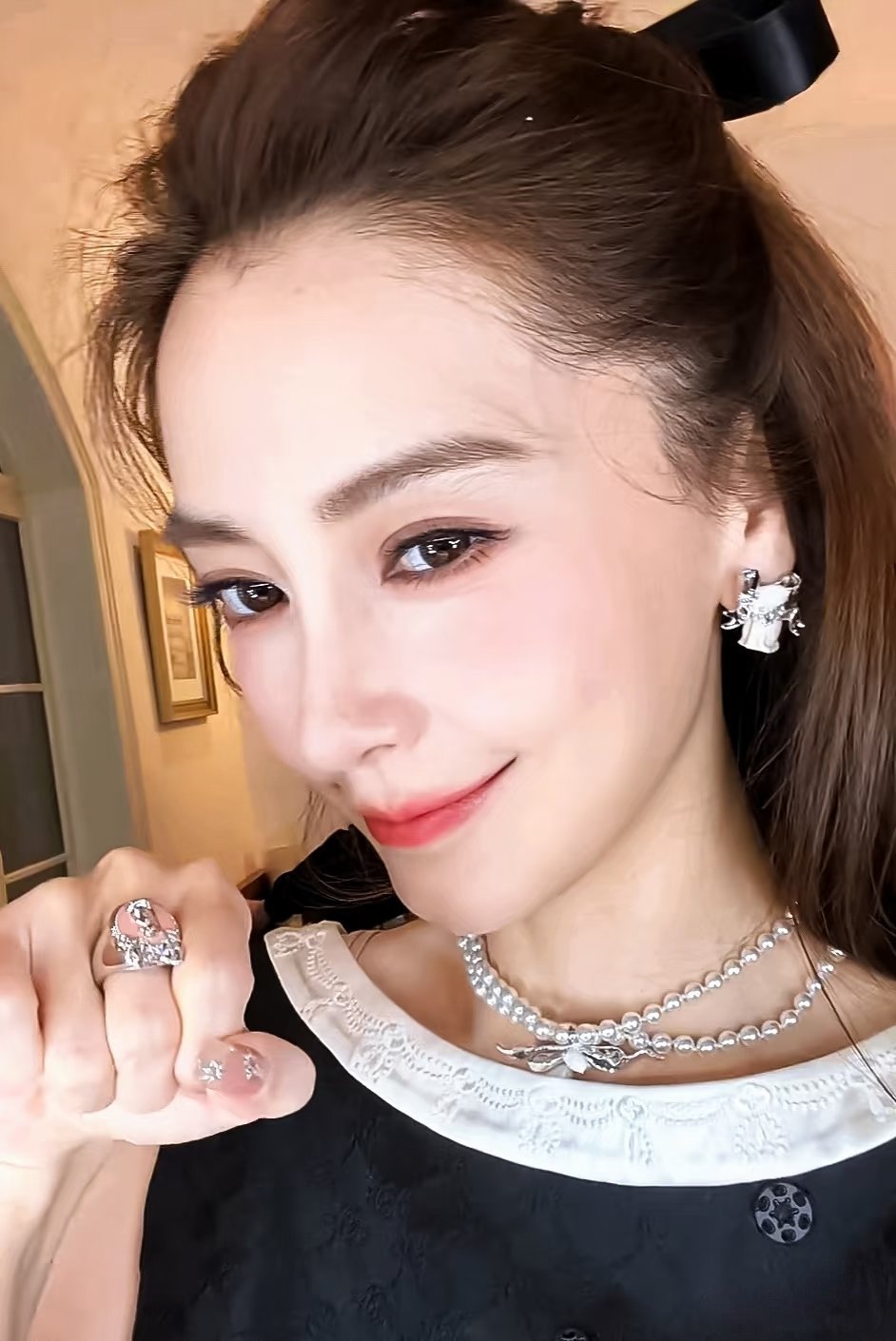 来自baby妈妈的盯自拍🤳