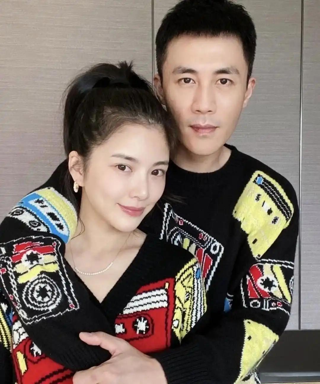 2021年，王灿和杜淳谈恋爱后，一天杜淳在家无意中看到了王灿的身份证，这时才知道