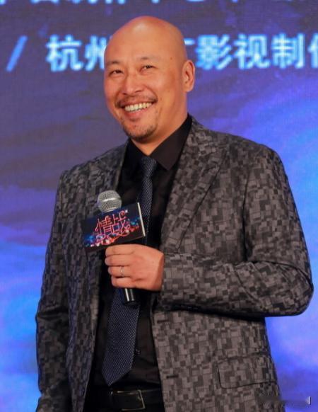 吴卫东拍《末路1997》，戏拍了七成，突然要求片酬翻倍，要保姆。不给就罢演。导演