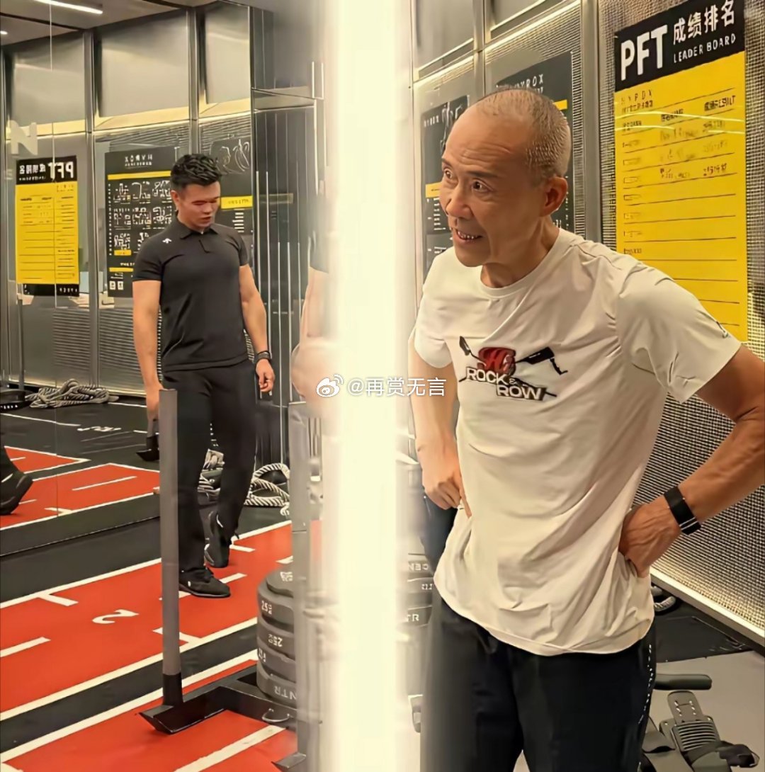 70多岁的王石健身被偶遇！这精气神，这肌肉线条，说十五岁我也信啊。