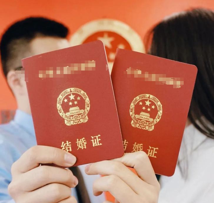 8月刚开始，社会上出现了3个反常现象！不知道大家发现没？第一，结婚的年轻人变