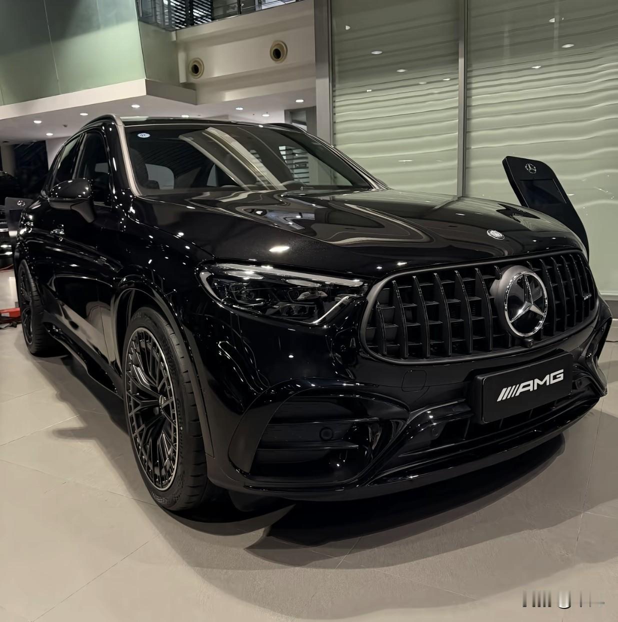 58.9万，比老款降了7万多。今儿有哥们儿问我：GLC43现在算不算捡漏？