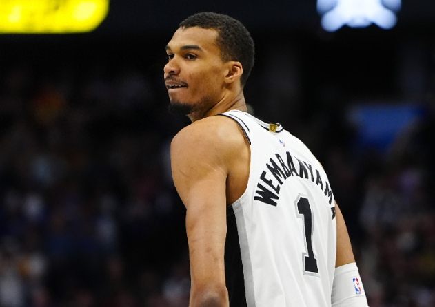 都在怕开拓者我都不知道有啥好怕的？赛季打了三次文班都没上场，就输了一次！赛