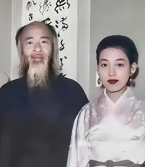 1952年，18岁的山田喜美子直面53岁的张大千，脱掉身上的衣服，红着脸低声恳求