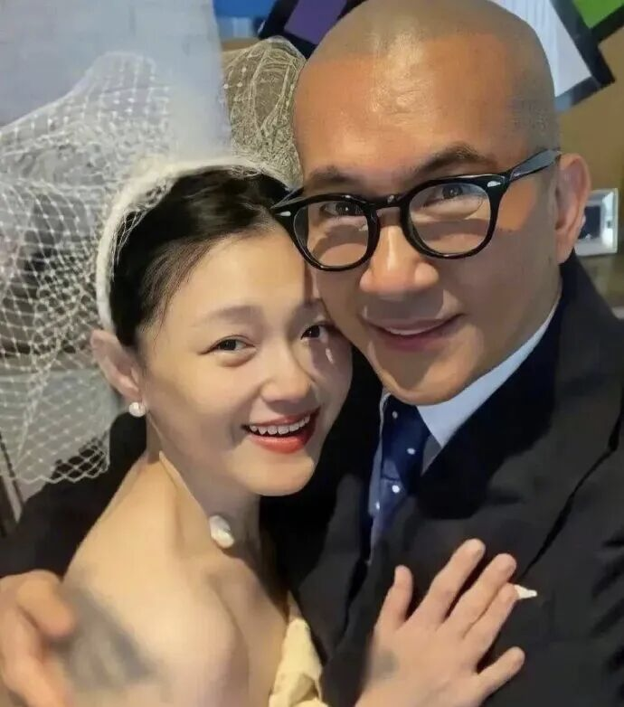 小S自曝每周和具俊晔家庭聚餐。坦言姐夫独自在家会很寂寞，许雅钧提议固定周六饭局，S妈亲自做饭照顾他。