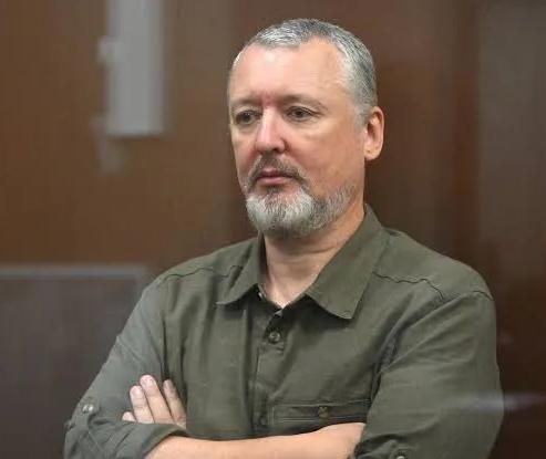 乌克兰国内还有很多人被蒙蔽住，他们以为乌军在战场上节节胜利，可是现在乌东四州和克