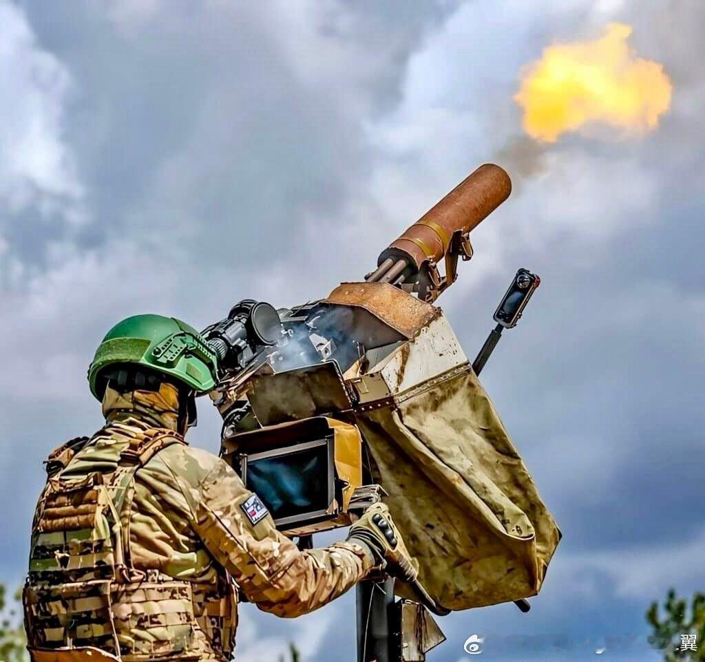 乌军装备的GShG4管7.62mm高射机枪，配备了热像仪和屏幕，用于反无人机。