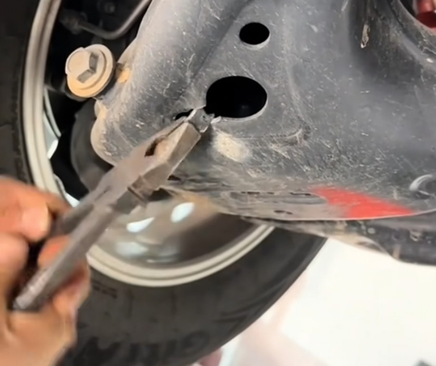 判了！比亚迪胜诉，黑公关赔偿比亚迪损失费！车圈的黑公关层出不穷，不单让企业背上黑