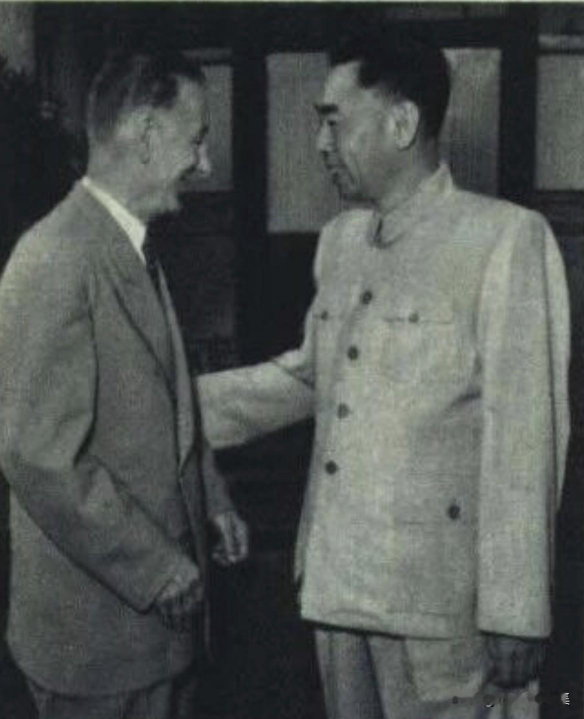 1957年8月23日，周恩来总理在北京接见了到访的叙利亚国会议员哈森·约瑟夫。中