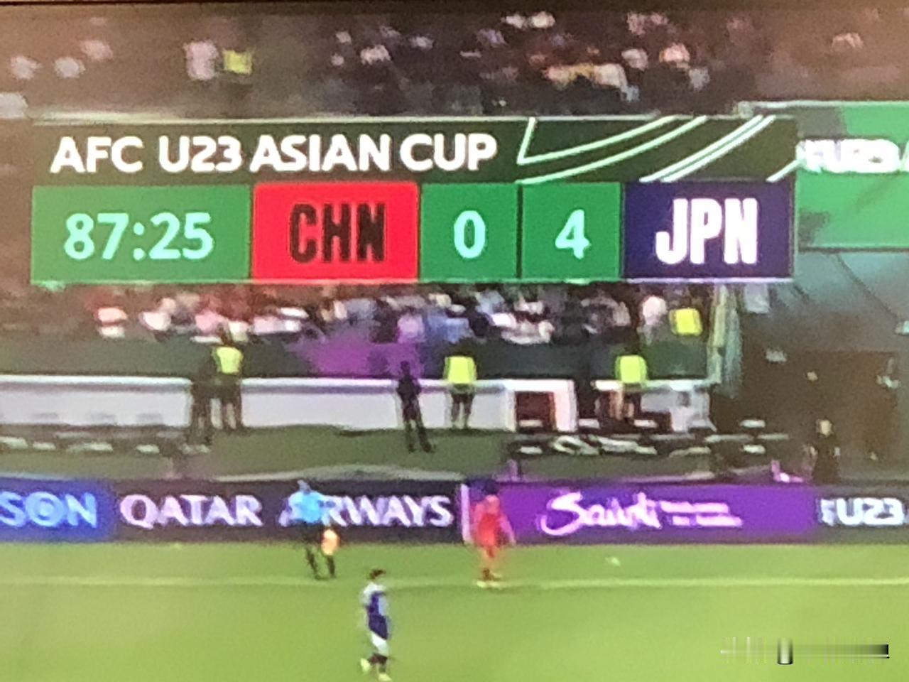 0:4惨败！央视的解说嘉宾还在瞎说八道，说什么这支中国队创造了历史，这是什么历史