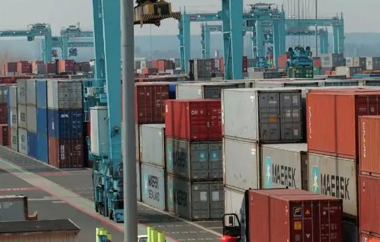 中美是战是和？美媒：中国已3个月没买美国油。美国这下彻底急了，只因我国连续三个月