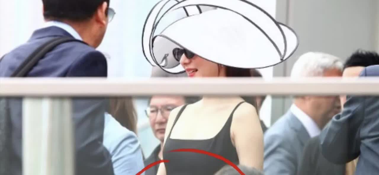 郭富城应该是一个很好的女婿，昨天他带妻女现身赛马场，一家人都戴着墨镜，不仔细看都