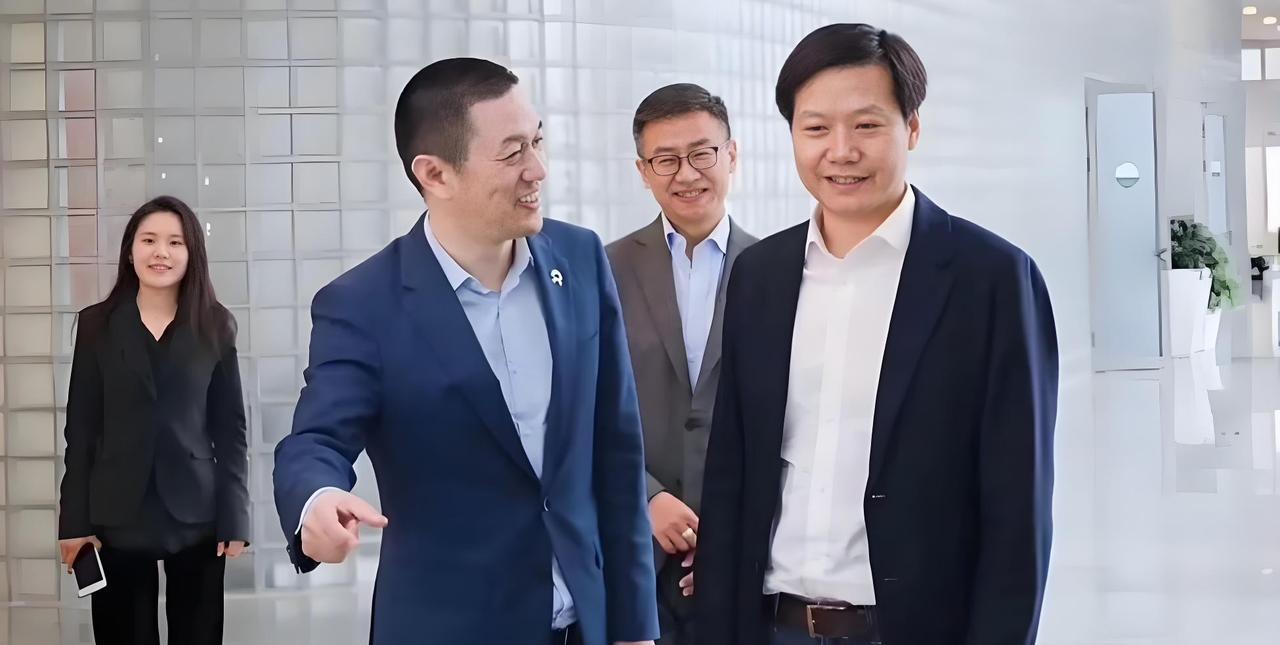 真是没完没了，雷军“盲吹”小米SU7Ultra拼装电车“纽北赛道”车速，实际