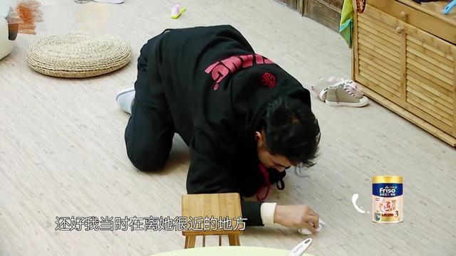 水银温度计打碎了该怎么及时处理? 一起学学袁爸爸的正确处理方式