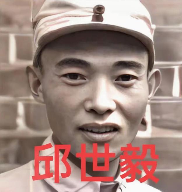 被捕入狱的地下党员邱世毅,连三次借着上厕所的间隙凑到叛徒姚茂良身边低声说："你出