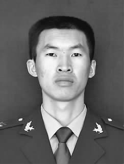 高铁成，黑龙江海伦人，1988年3月出生，2007年12月入伍，2009年6月入