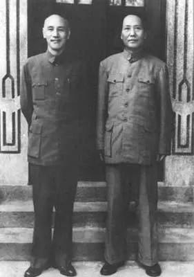 民国初年，各地军阀你方唱罢我登场，彼此攻伐不休，混乱局面比起五代十国有过之而无不