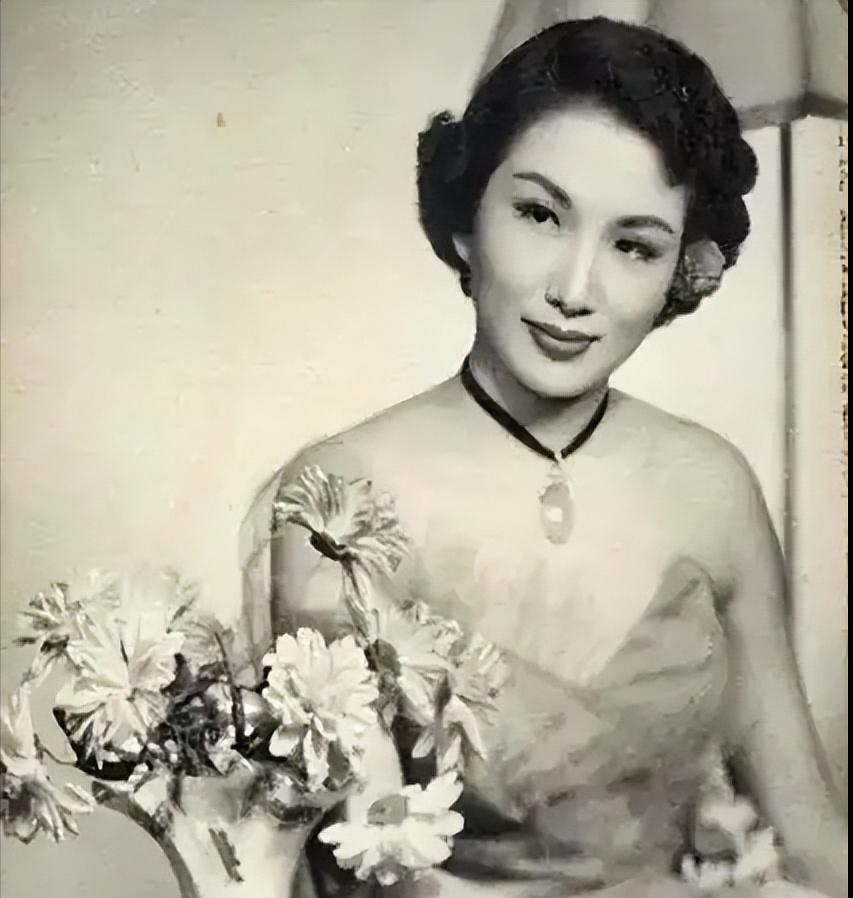 1912年，50岁的曹锟迎娶20岁的富家千金陈寒蕊。新婚夜，一番云雨过后，曹锟倒