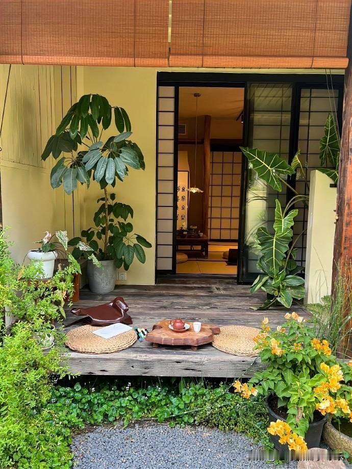 大龄女生想要和条件优渥的男性步入婚姻殿堂，难度往往较大，很大程度上是因为生育能力