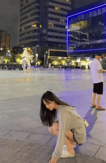 美女好身手，这一脚踢到我的心里了