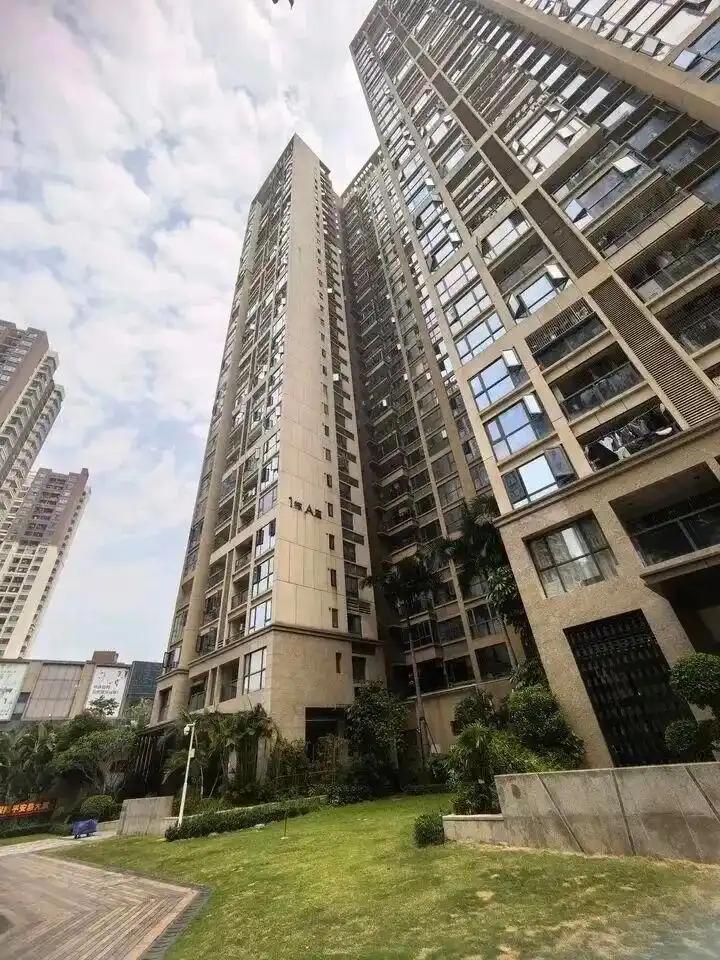 你说邪乎不邪乎？据6月10日报道，深圳一男子陈先生，排了整整7年队，眼瞅着就