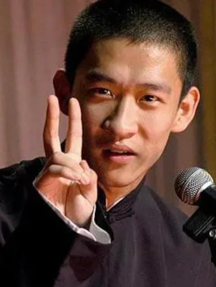 揭秘曹云金能翻红的四大原因！第一，曹云金的相声业务是顶尖，可以说是当代相声界年轻