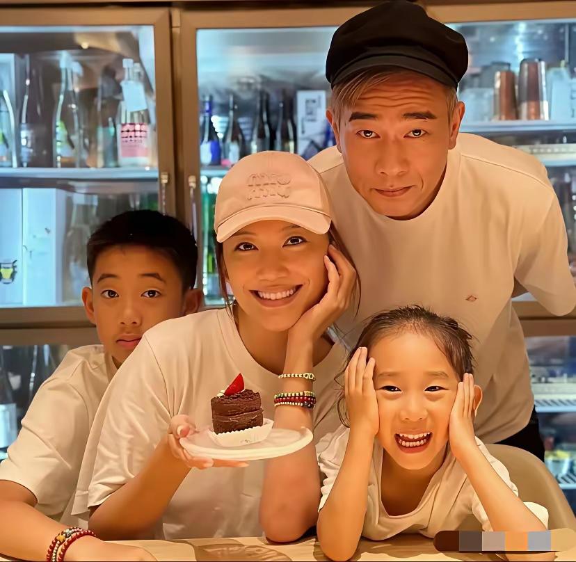 美满幸福的家庭需要一位有头脑有格局有远见的女主人支撑[比心]，更需要一位有责任心